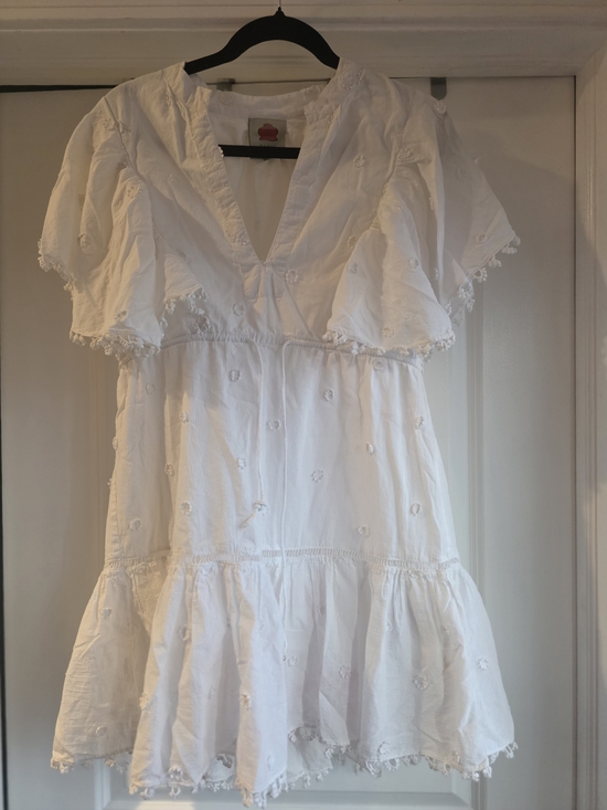FARM Rio Dresses & Skirts - 100% Cotton Farm Rio White Embroidered Ruffle Dress